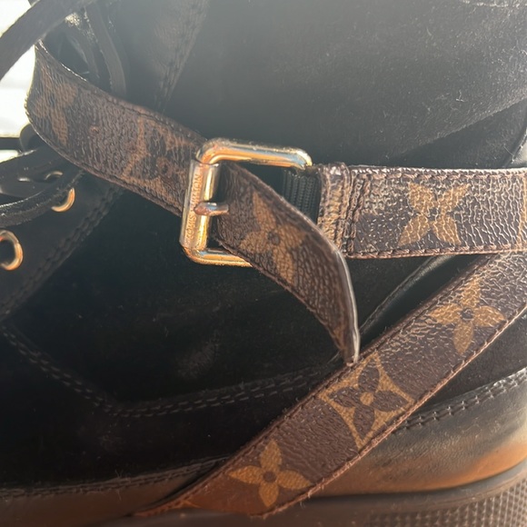 LOUIS VUITTON LAUREATE PLATFORM DESERT ANKLE BOOTS - Picture 10 of 12